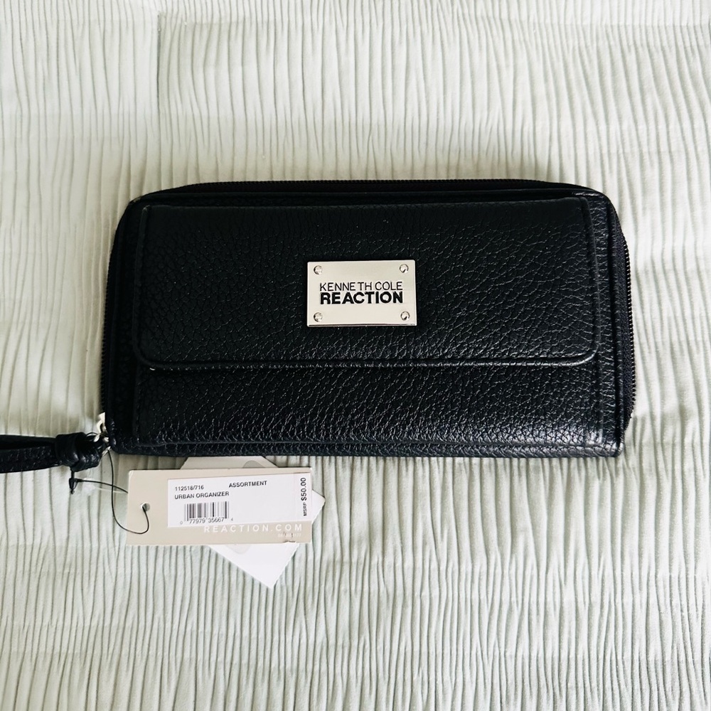 NWT Kenneth Cole Reaction Black Wallet